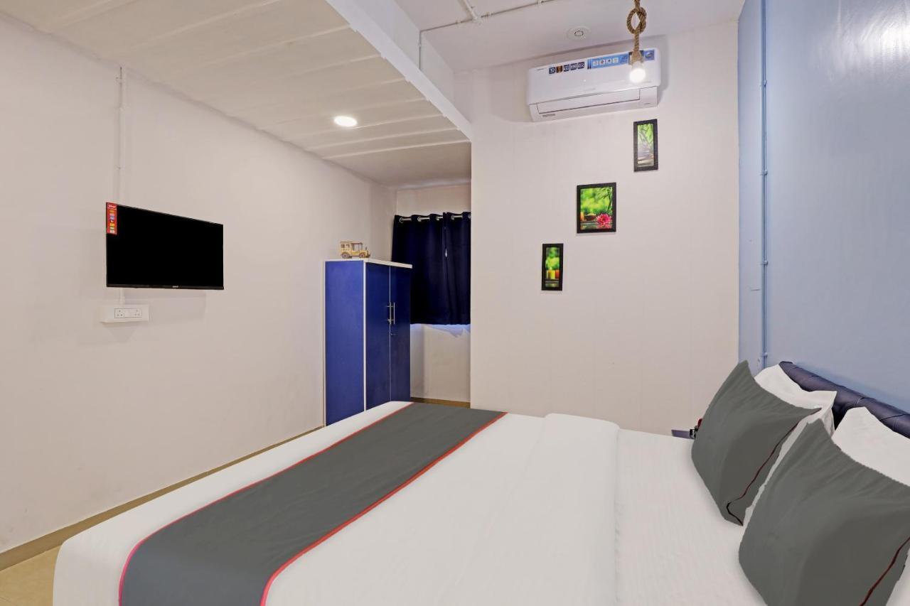 Hotel Solitaire, Best Luxurious Hotel Ac Rooms In Сурат Экстерьер фото