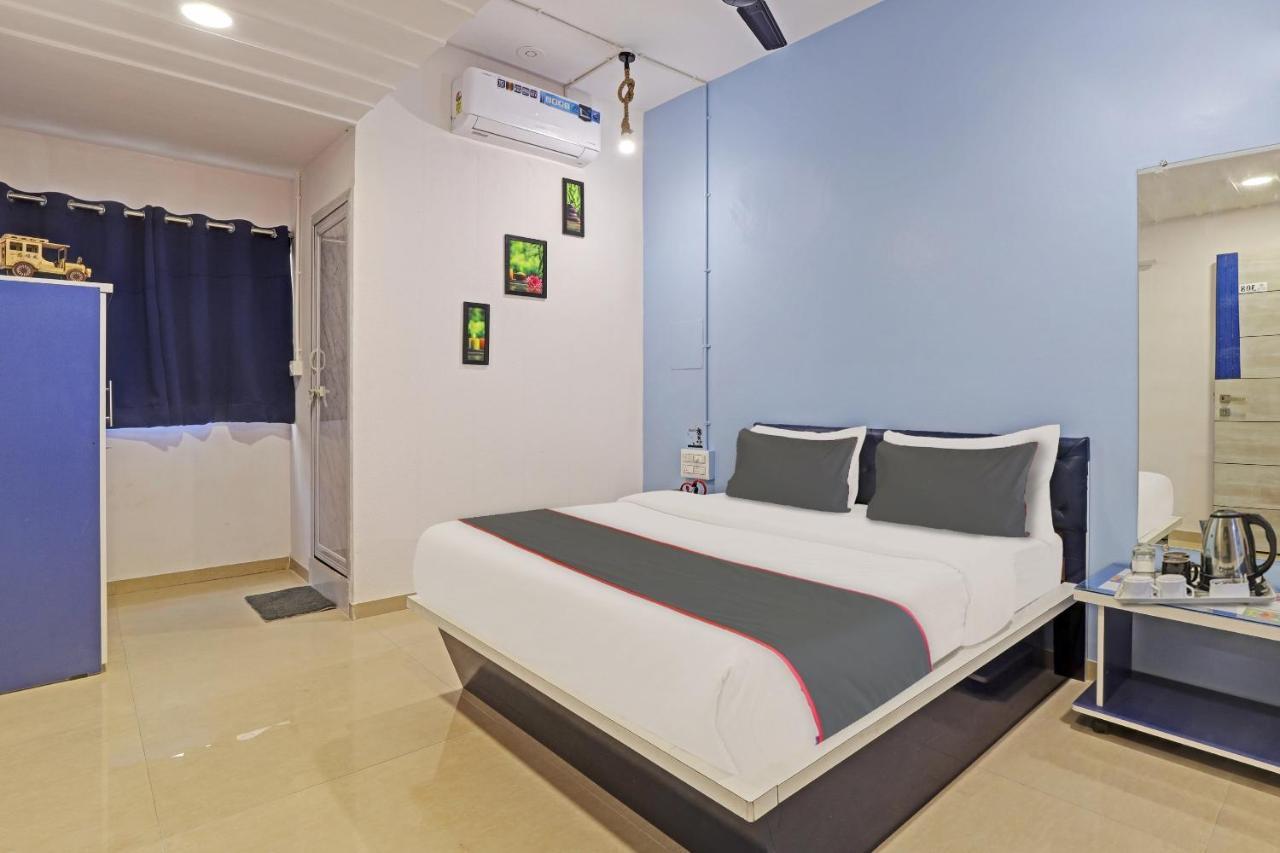 Hotel Solitaire, Best Luxurious Hotel Ac Rooms In Сурат Экстерьер фото